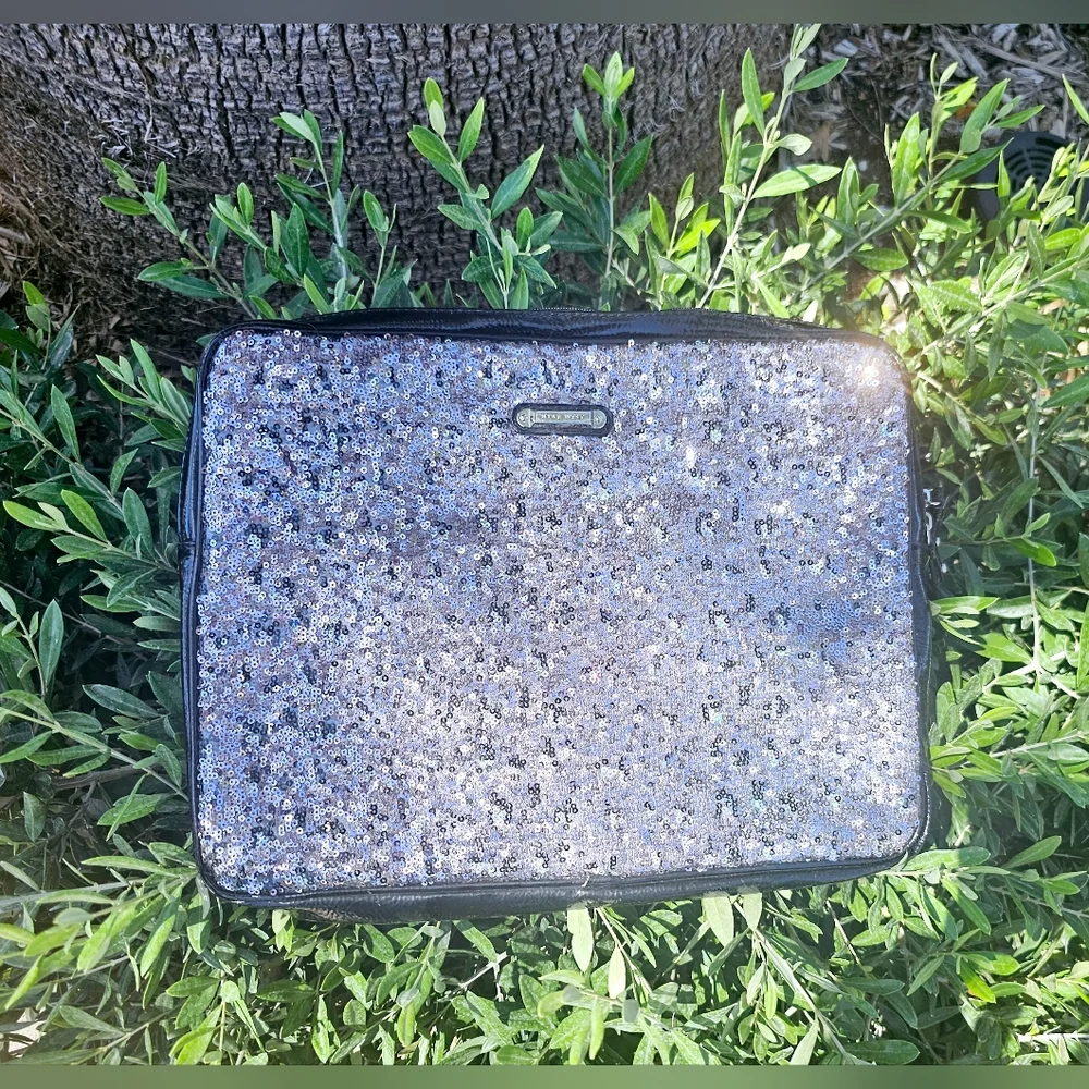 Nine west 13 1/2 inches silver gray sequins glittery sparkle laptop pouch bag